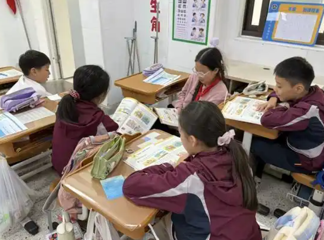 将课堂真实交还学生数学课上