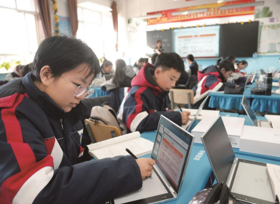 构建了覆盖学生学习全流程满足多维度需