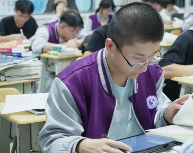 让每个孩子在实在互动中习得面向未来的
