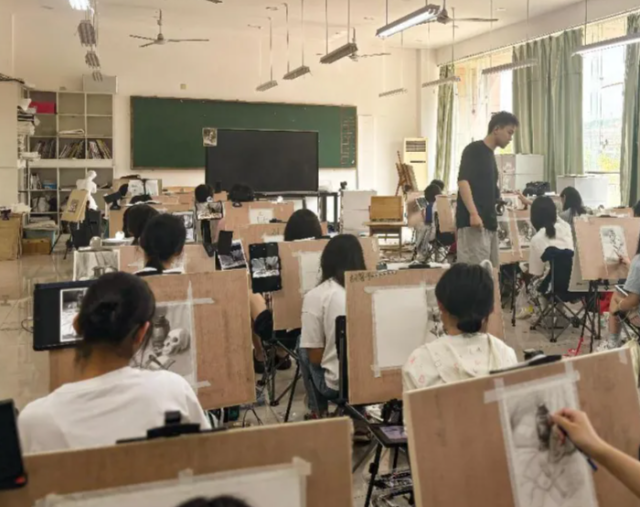 树立学位办学放大名校办学辐射效能加速推进大学隶属校园