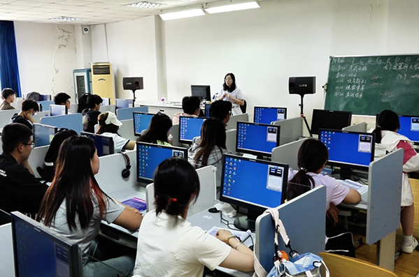 场景改造一批涵盖科创实践教育数字配套
